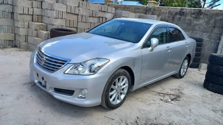 toyota crown cheses number