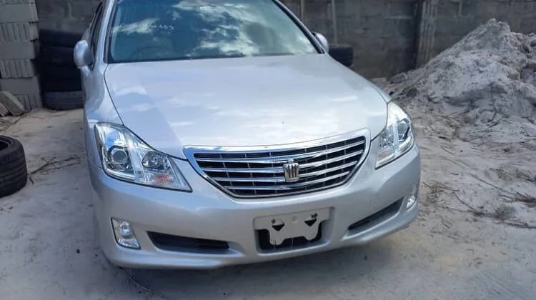 toyota crown cheses number