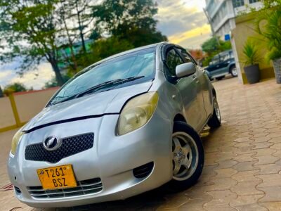 TOYOTA VITZ YARIS