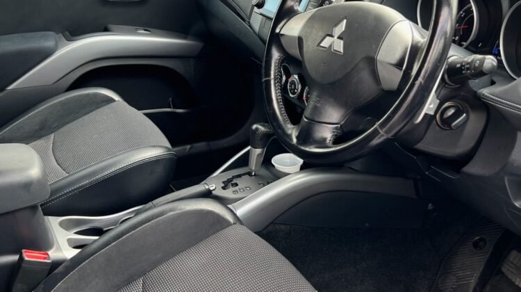 MITSUBISHI OUTLANDER RODEST