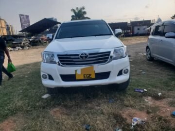 INAUZWA TOYOTA HILUX DOUBLE CAB 63.8M