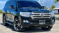 TOYOYA LANDCRUISER V8 VXR 2015