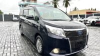 TOYOTA Noah esquire