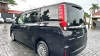 TOYOTA Noah esquire