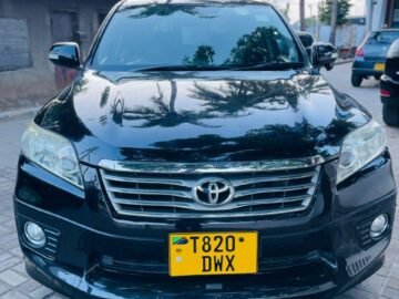 Toyota Vanguard Year 2012 Engine 2AZ 7 seats Full ac Full duty paid Android screen Sports rims Forg lights Gari kali sanaaaaa Price Tshs 30ml