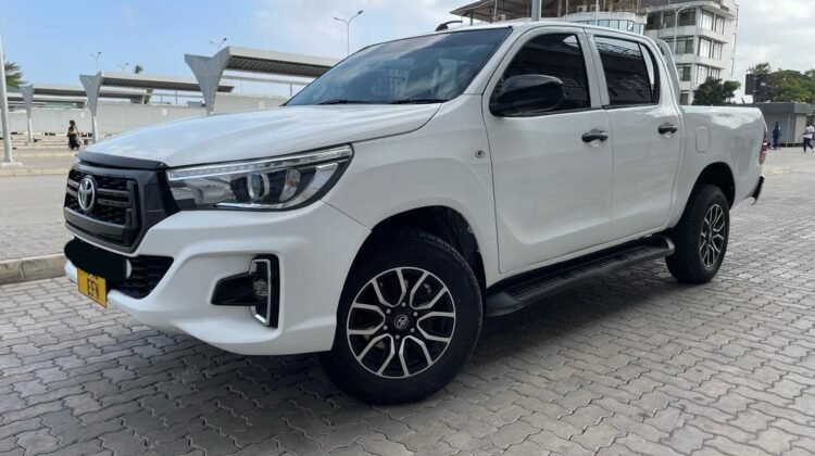 INAUZWA TOYOTA HILUX PRICE TAG 68