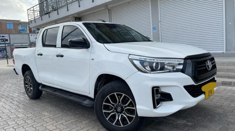 INAUZWA TOYOTA HILUX PRICE TAG 68