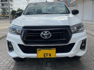 INAUZWA TOYOTA HILUX PRICE TAG 68